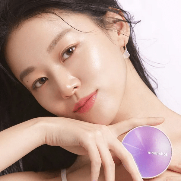 Moonshot – Micro GlassyFit Cushion (#101 Ivory) k beauty Stort udvalg af koreansk hudpleje